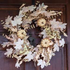 Natural Fall Leaves, Berry Clusters & Eucalyptus Wreath, 24" 18441