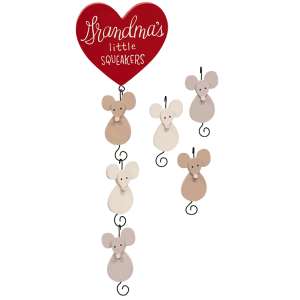 7 Piece Set - Grandma's Little Squeakers Heart with Mouse Name Hangers #38305